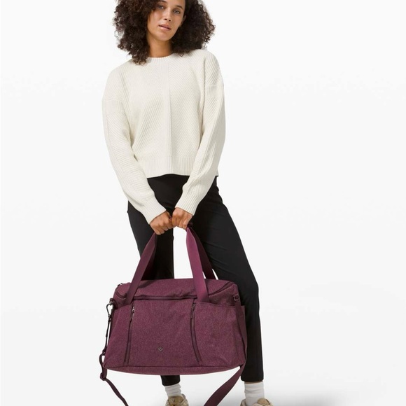 Lululemon Athletica Burgundy Travel Bag - Picture 3 of 10